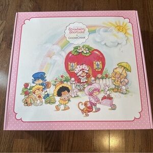 ISO Strawberry Shortcake Goose Creek Collectors Box Set
